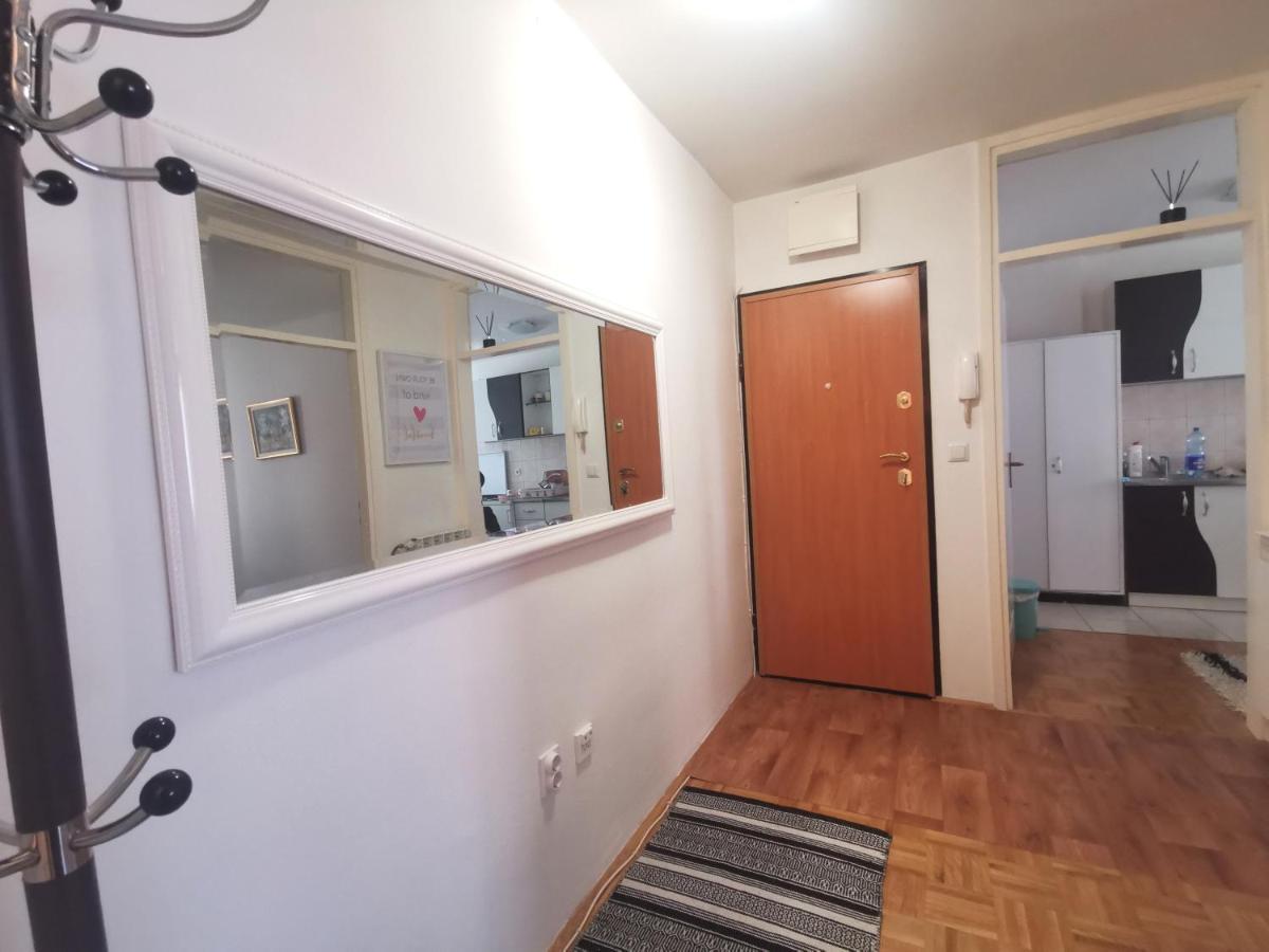 Apartamento Near Sarajevo Airport Exterior foto