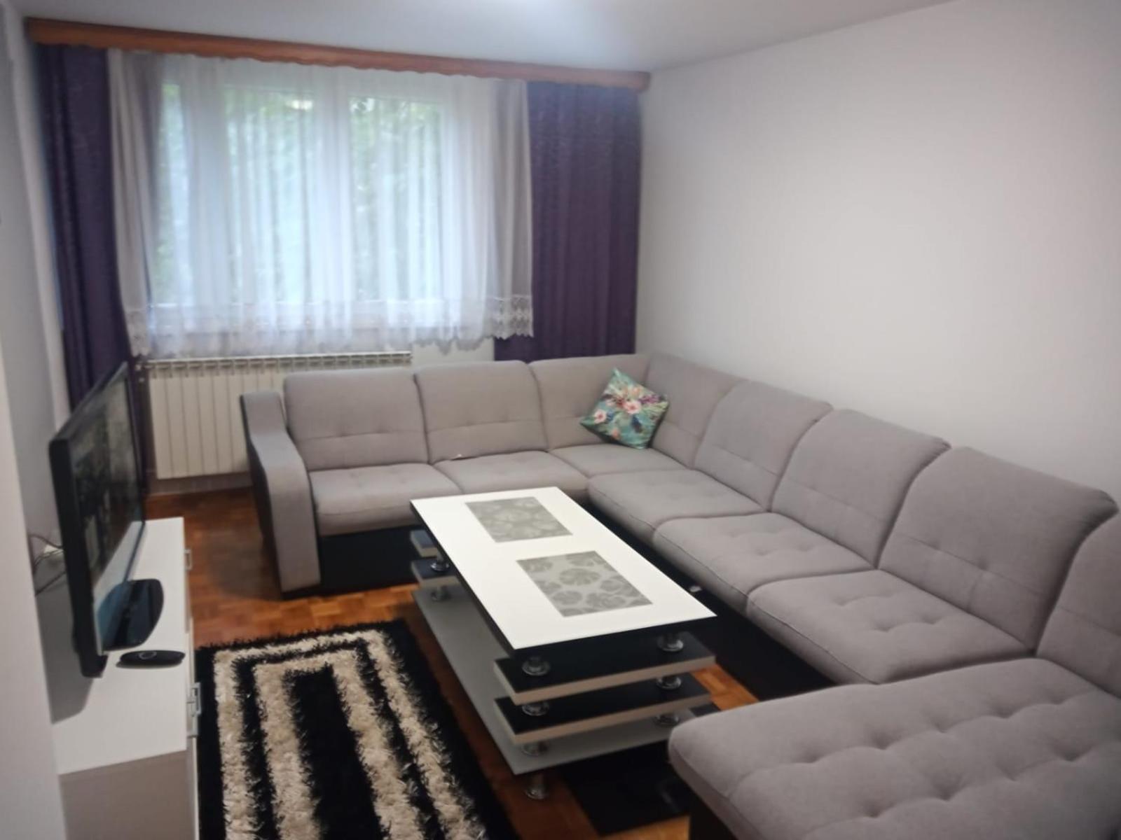 Apartamento Near Sarajevo Airport Exterior foto
